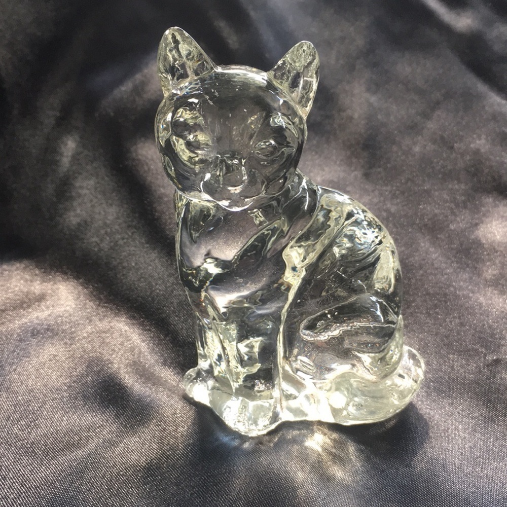 Vintage Clear Glass Sitting Cat Figurine Paperweight 3.5”
